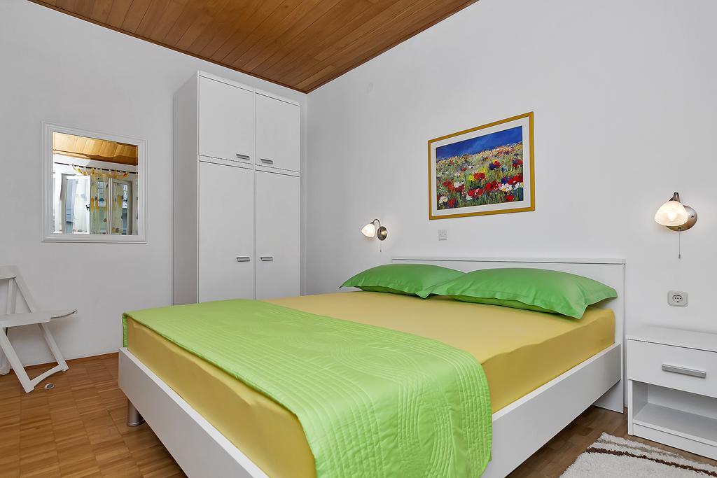 Apartments Smiljka Макарська Екстер'єр фото
