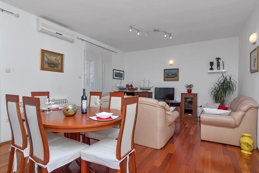Apartments Smiljka Макарська Екстер'єр фото